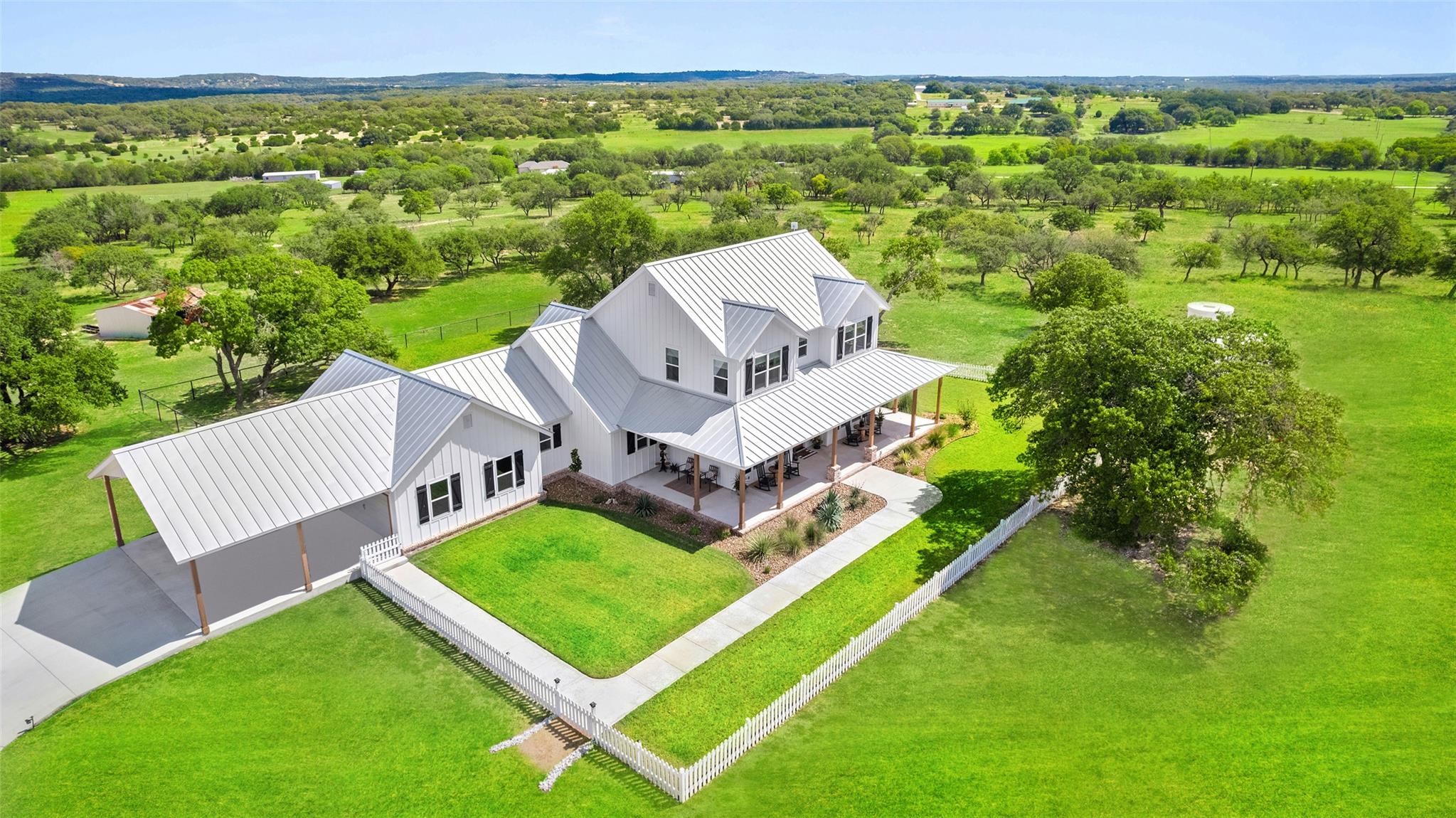 2454 Mckinney Loop Blanco TX 78606
