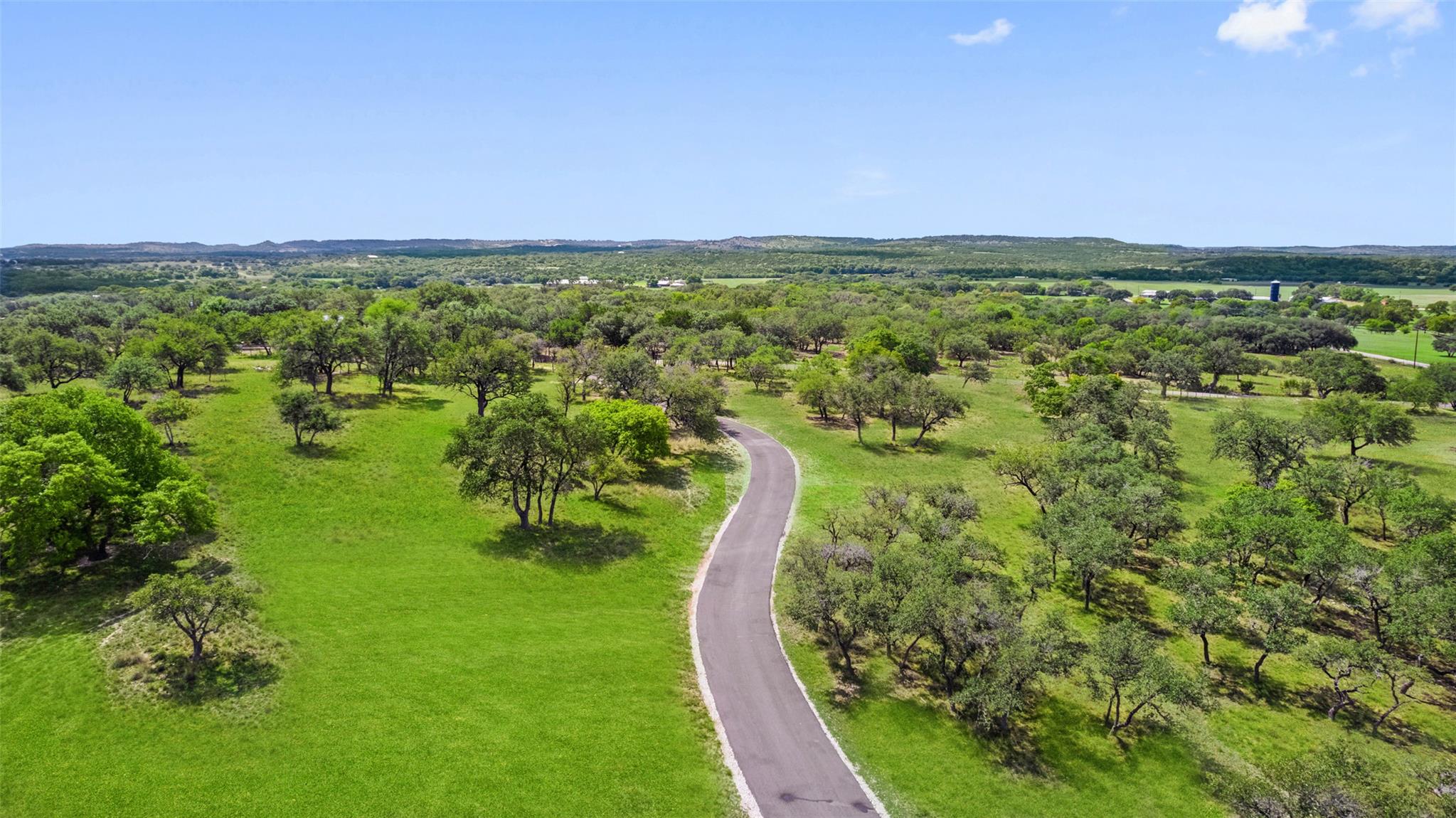 2454 Mckinney Loop Blanco TX 78606