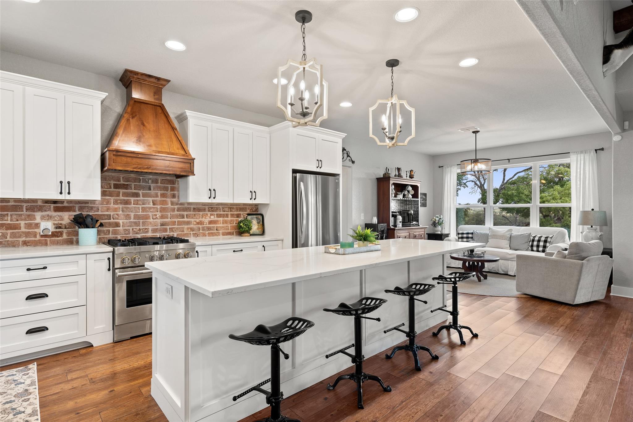 2454 Mckinney Loop Blanco TX 78606
