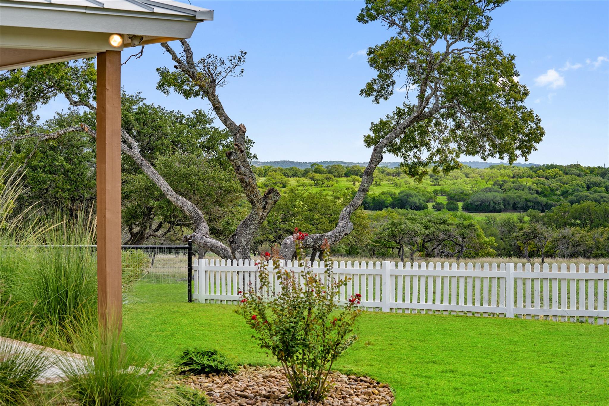 2454 Mckinney Loop Blanco TX 78606