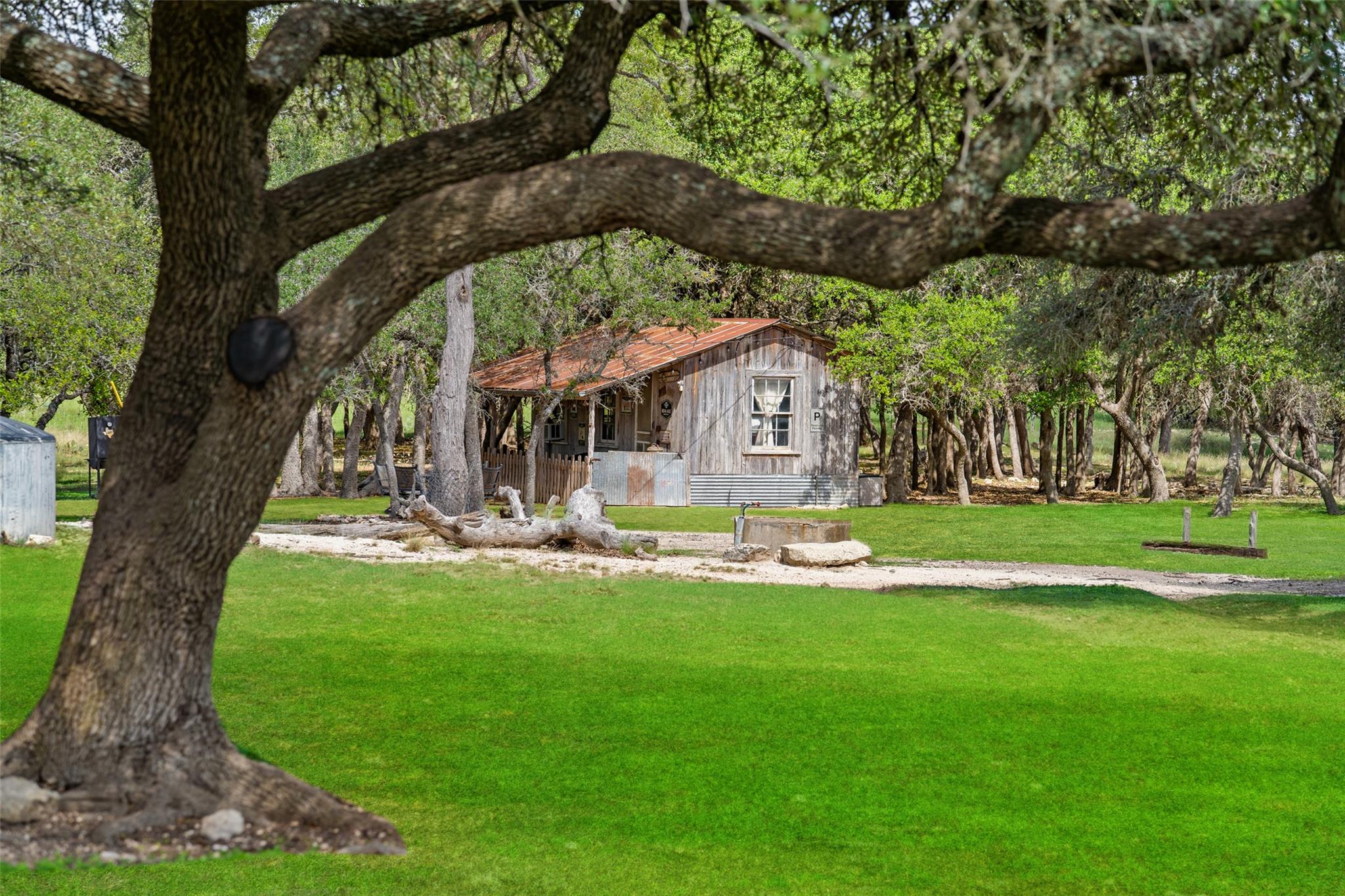 2454 Mckinney Loop Blanco TX 78606