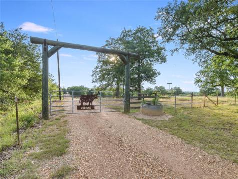 762 Karisch Road Giddings TX 78942