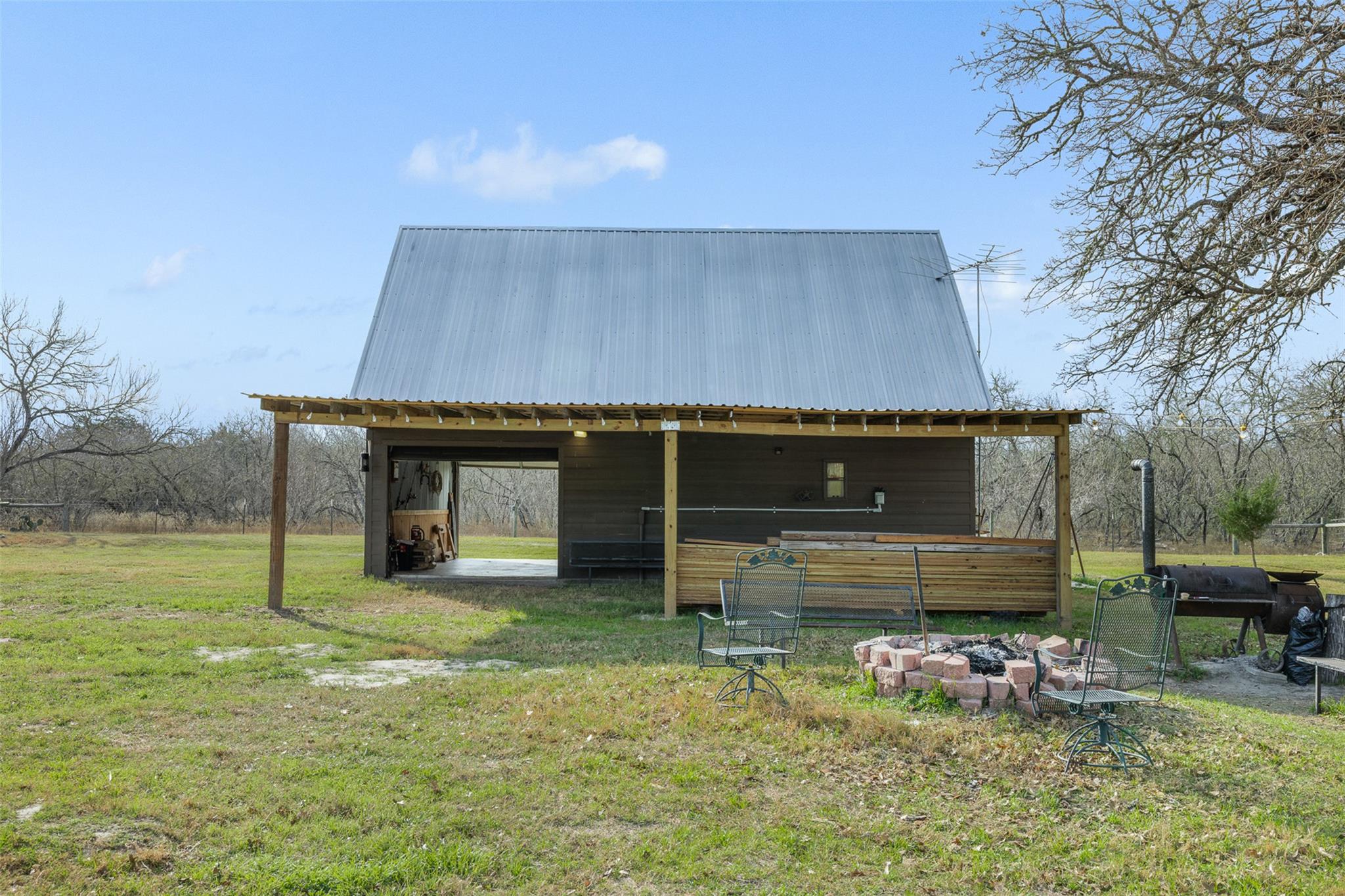 1820 South Old Smithville Road Flatonia TX 78941