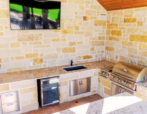 1260 County Road 361 La Vernia TX 78121