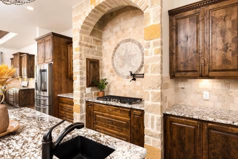1260 County Road 361 La Vernia TX 78121
