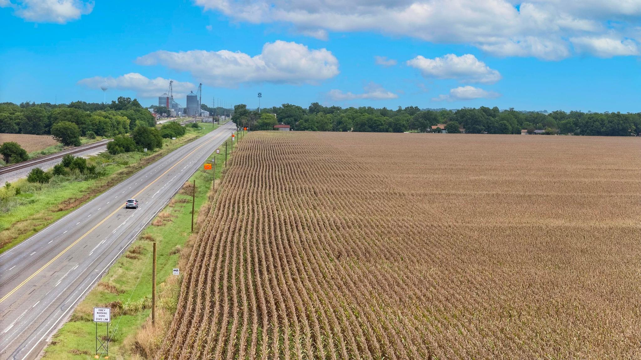 4400-4402 N Highway 95 Granger TX 76530