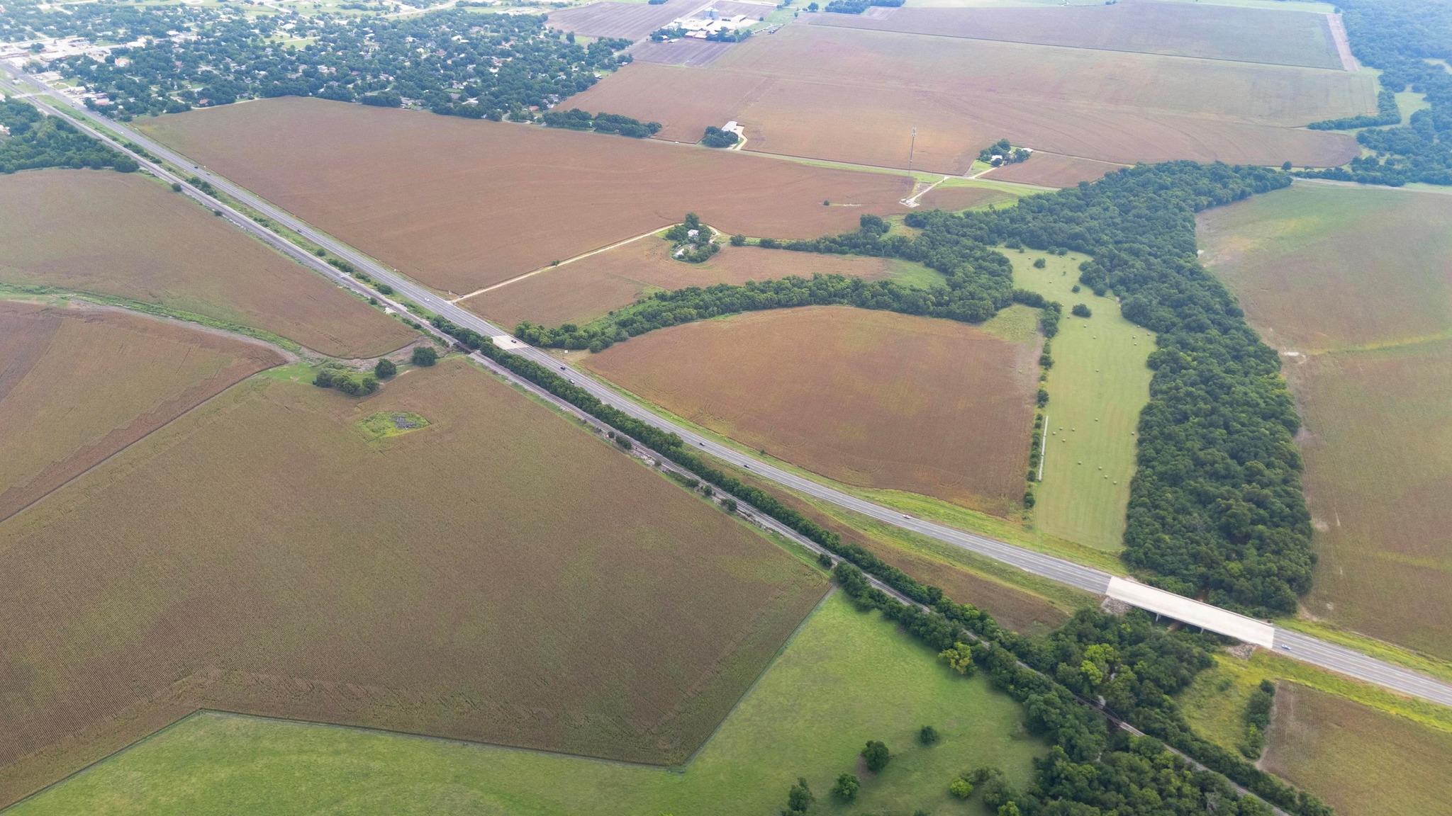 4400-4402 N Highway 95 Granger TX 76530