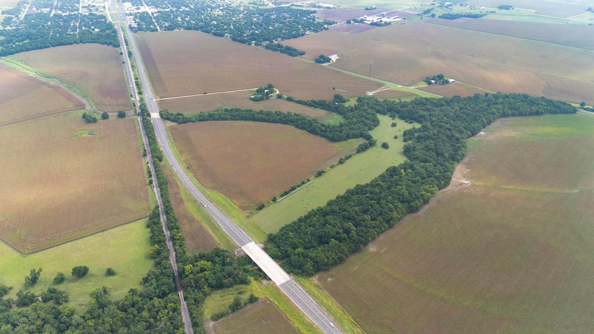 4400-4402 N Highway 95 Granger TX 76530