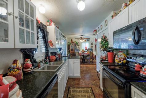 6507 N Us Highway 77 Road Rockdale TX 76567