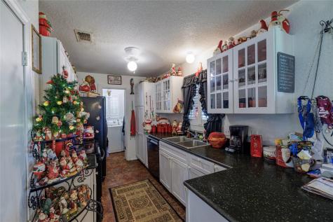 6507 N Us Highway 77 Road Rockdale TX 76567