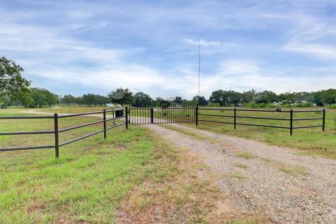 847 Highway 95 S Smithville TX 78957