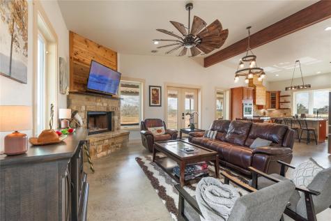 928 Bendele Road Johnson City TX 78636
