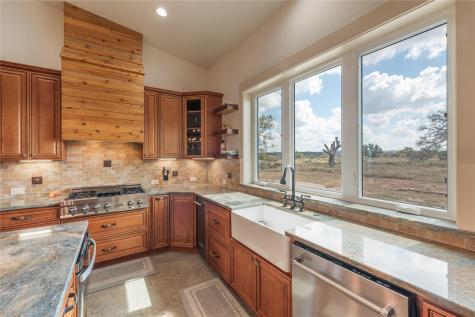 928 Bendele Road Johnson City TX 78636