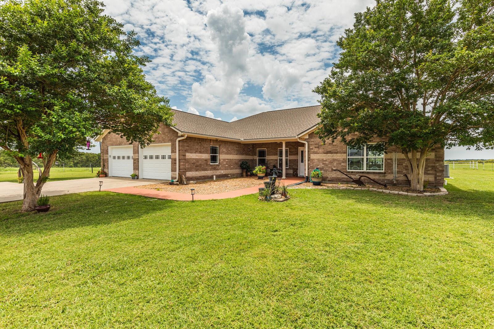 734 E Fm 485 Cameron TX 76520