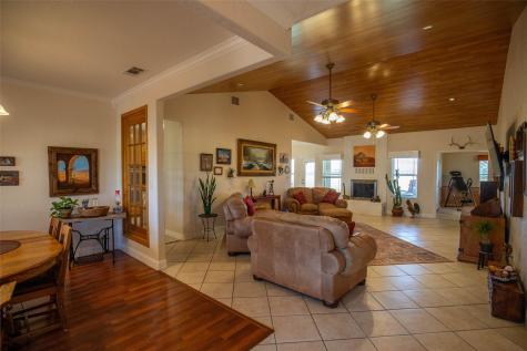 734 E Fm 485 Cameron TX 76520