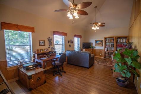 734 E Fm 485 Cameron TX 76520