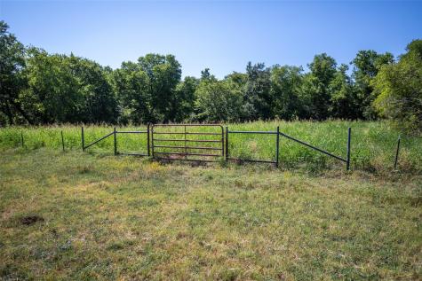 734 E Fm 485 Cameron TX 76520