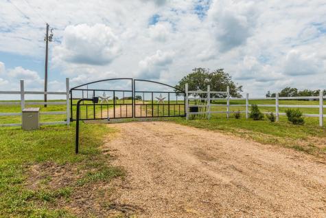 734 E Fm 485 Cameron TX 76520