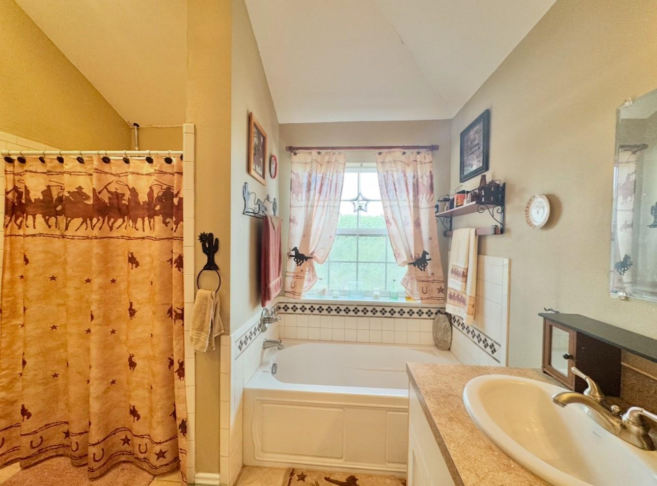 2334 Cr 464 Elgin TX 78621