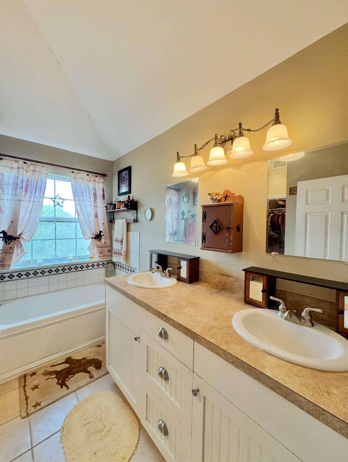 2334 Cr 464 Elgin TX 78621
