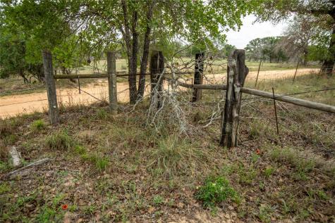 132 Roemer Lane W Floresville TX 78114
