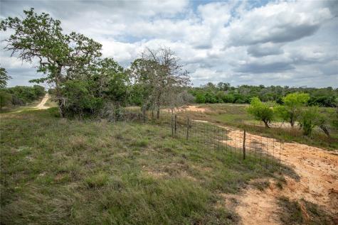 132 Roemer Lane W Floresville TX 78114