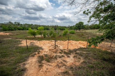 132 Roemer Lane W Floresville TX 78114