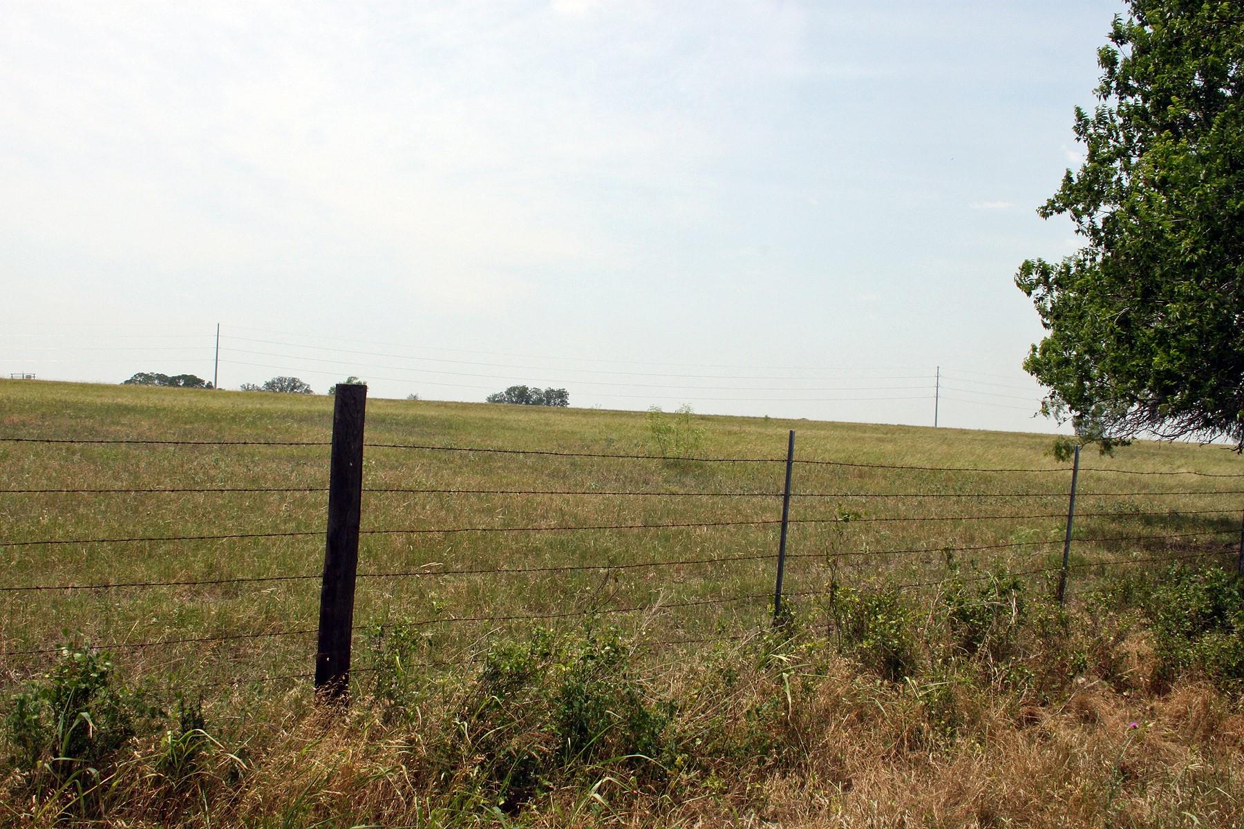 319 R C Lane Lockhart TX 78644