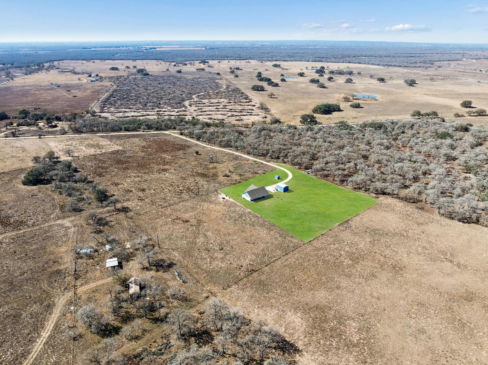 5476 County Road 427 Stockdale TX 78160