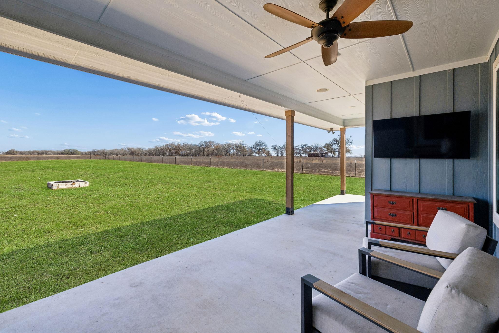 5476 County Road 427 Stockdale TX 78160