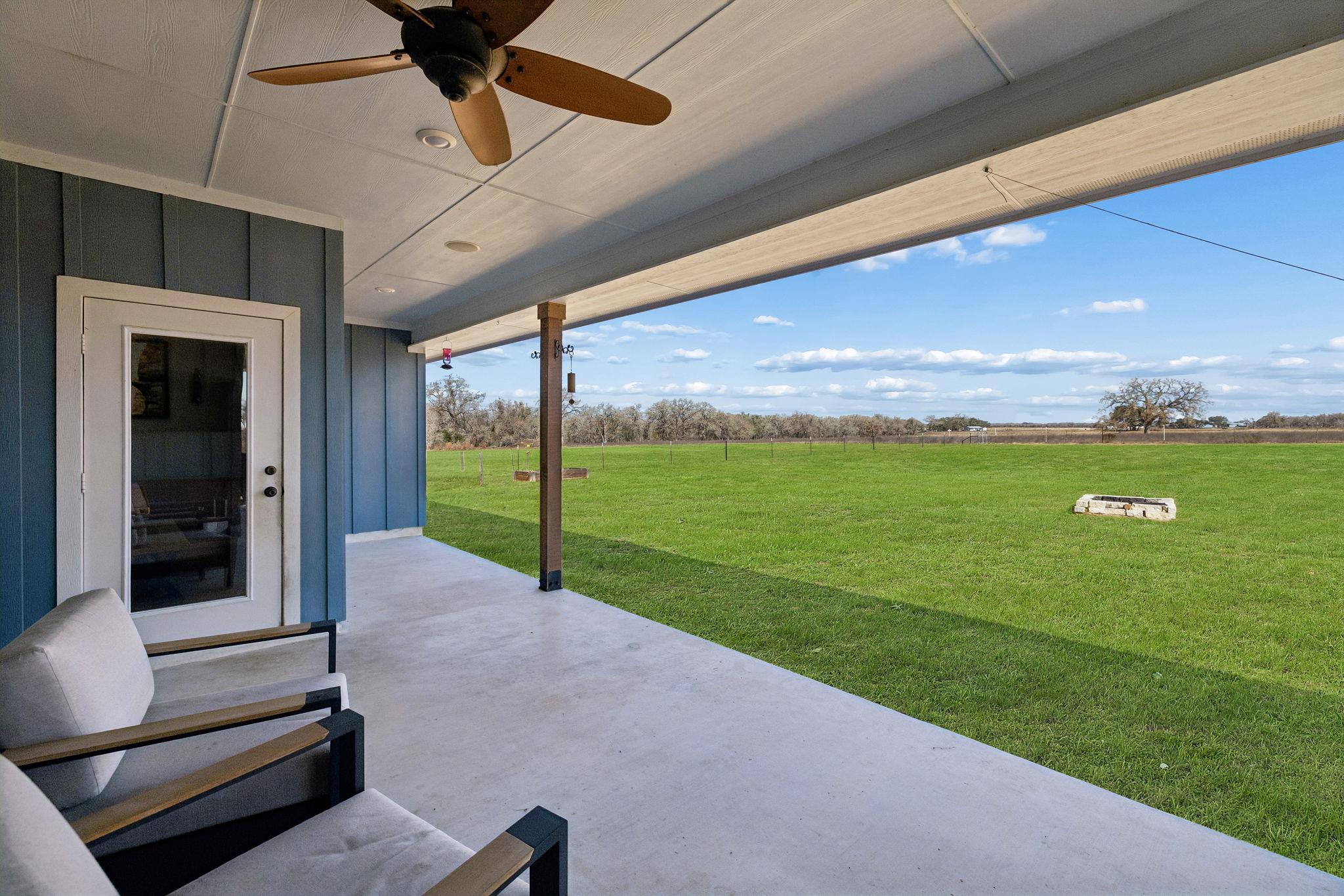 5476 County Road 427 Stockdale TX 78160