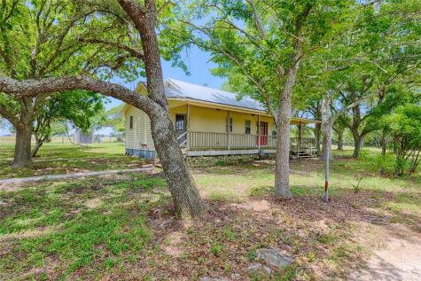 3814 Maeker Road Flatonia TX 78941
