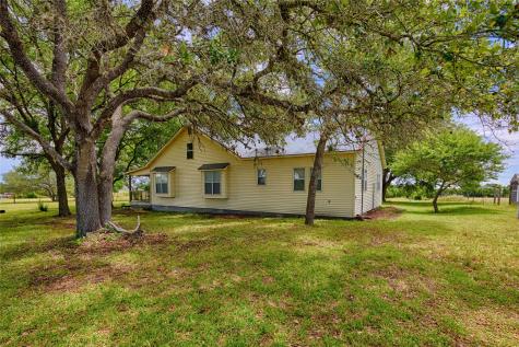 3814 Maeker Road Flatonia TX 78941