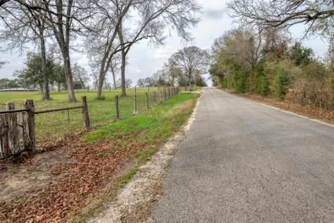 8775 Lone Star Road Washington TX 77880