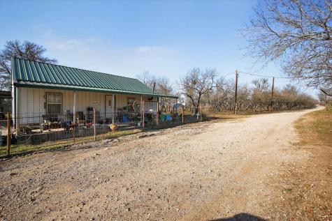 885 Longhollow Road Dale TX 78616