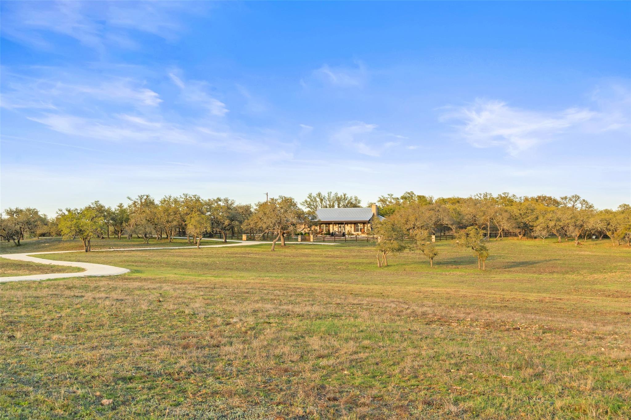 4827 Maenius Road Blanco TX 78606