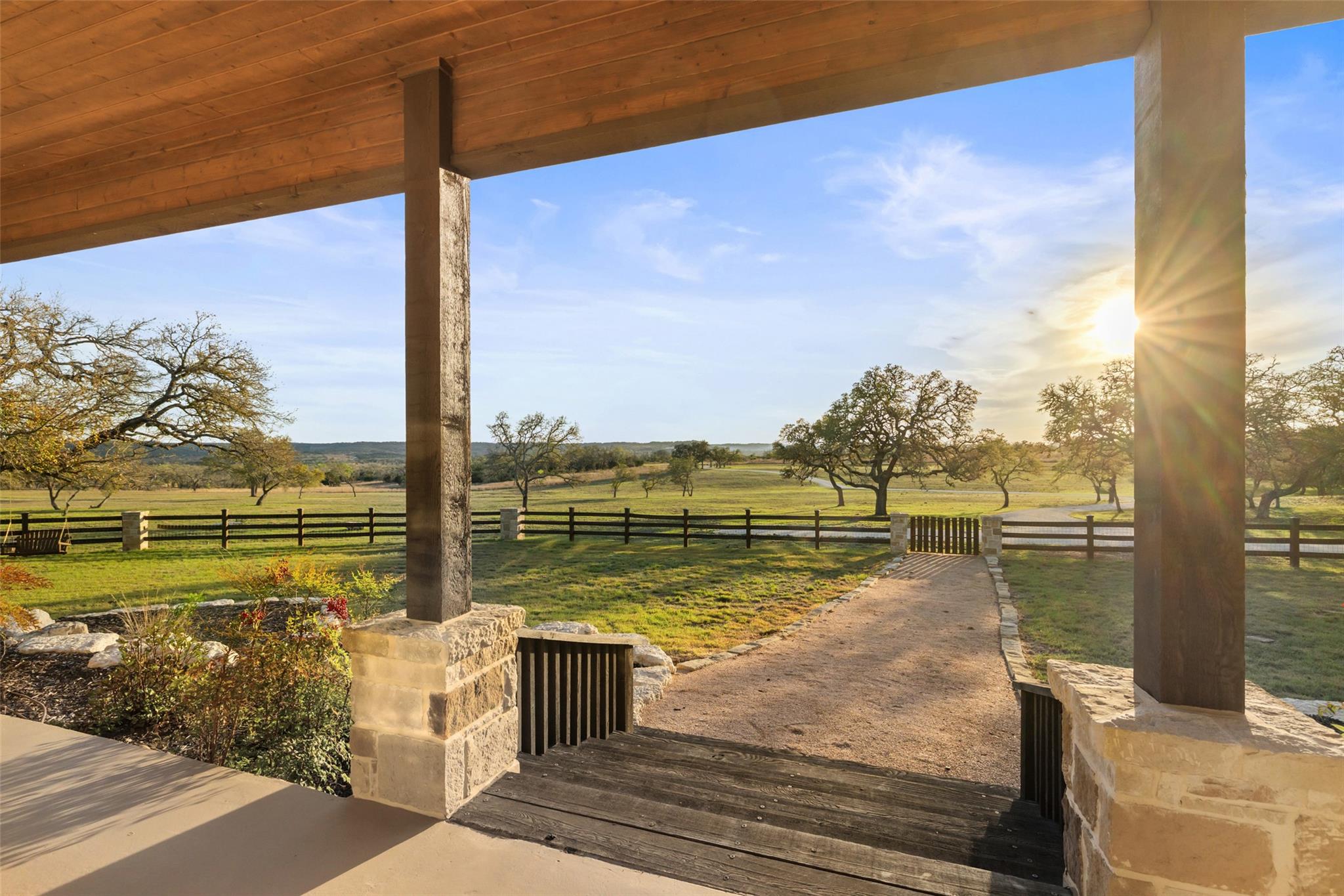 4827 Maenius Road Blanco TX 78606