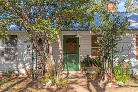711 W Main Street Johnson City TX 78636
