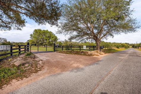 12900 Newberg Road Cat Spring TX 78933