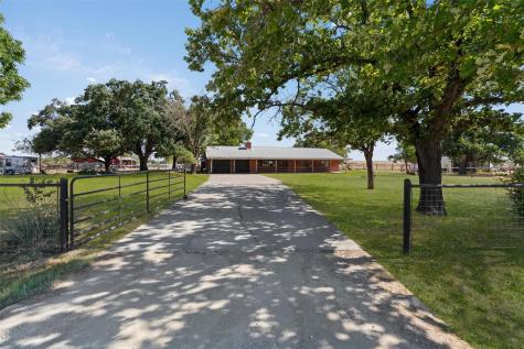 323 County Road 450 Thorndale TX 76577