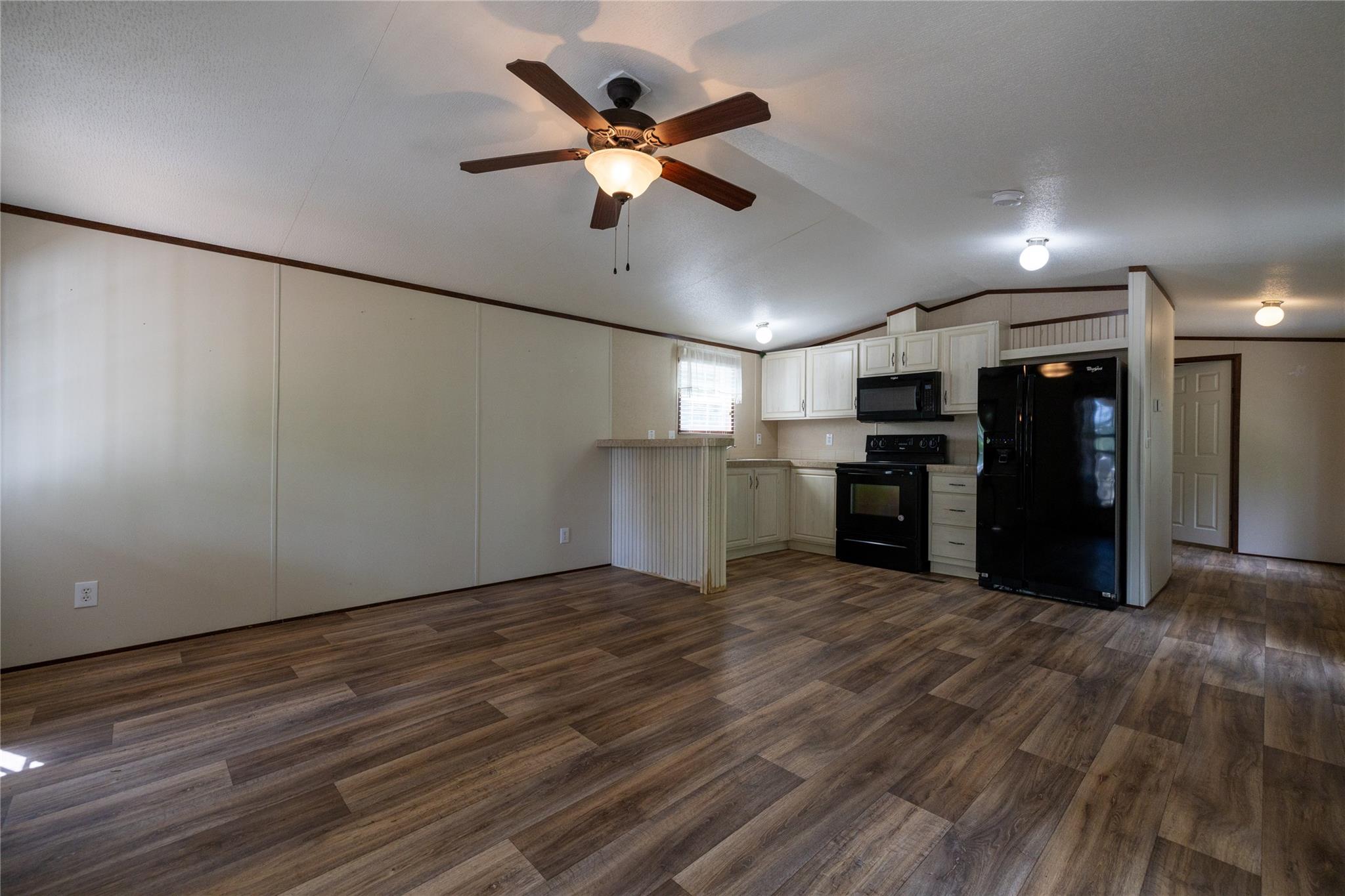 1400 Seminole Trail Dale TX 78616