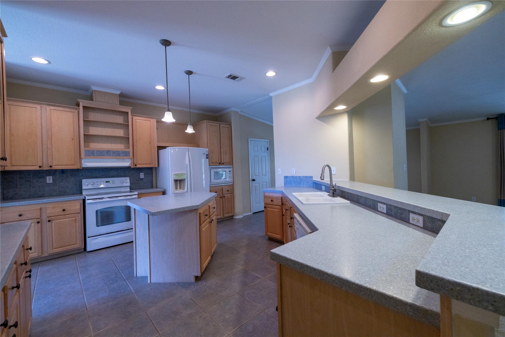 1400 Seminole Trail Dale TX 78616