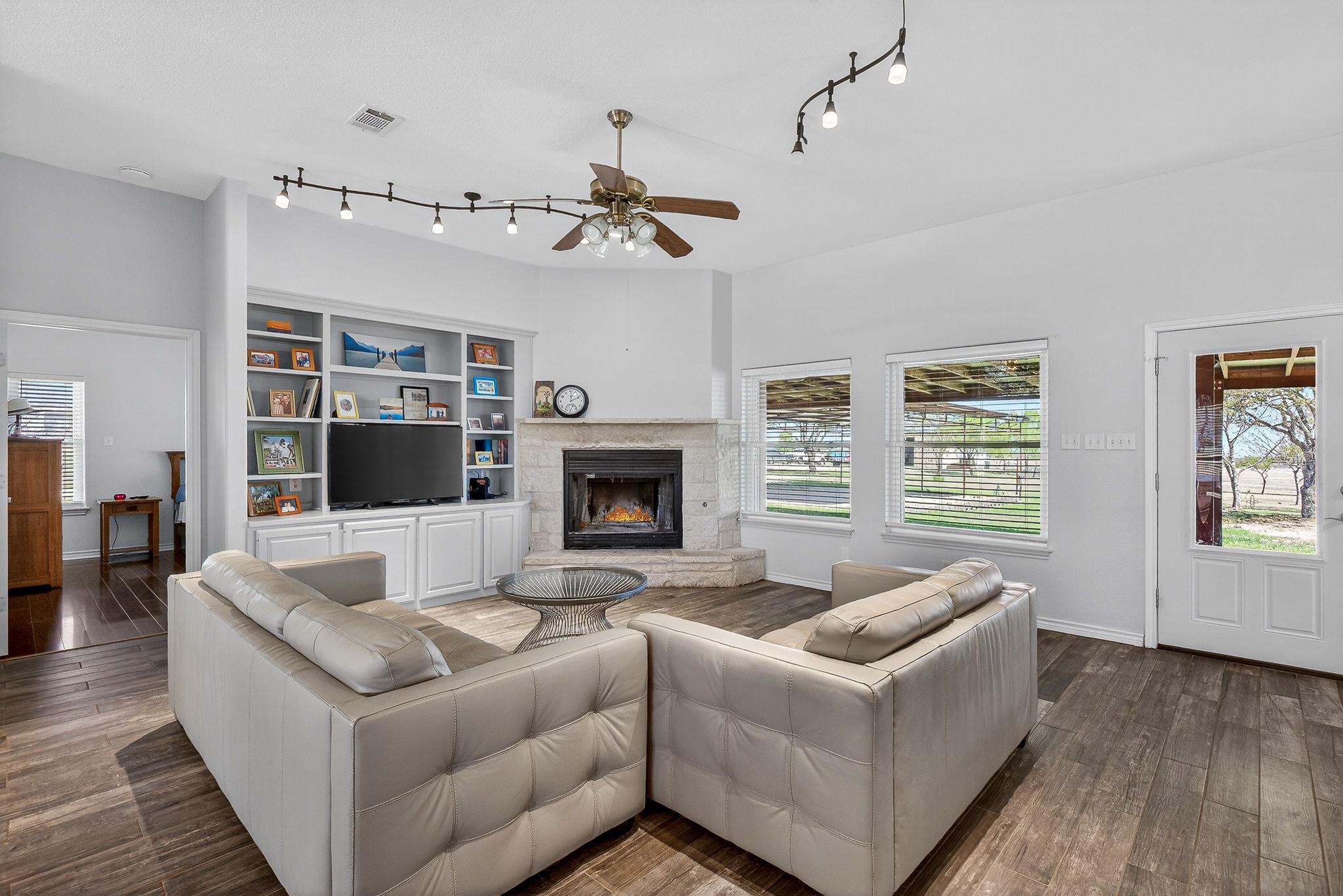 13639 Abrahamson Road Manor TX 78653