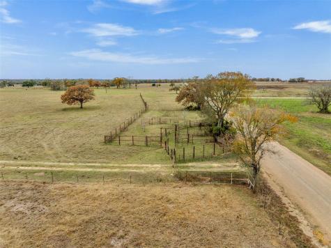 2150 Cr 412 Lexington TX 78947