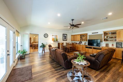 6589 State Highway 304 Harwood TX 78632