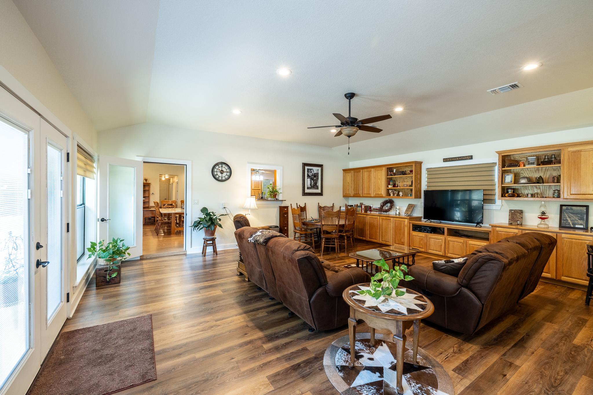 6589 State Highway 304 Harwood TX 78632