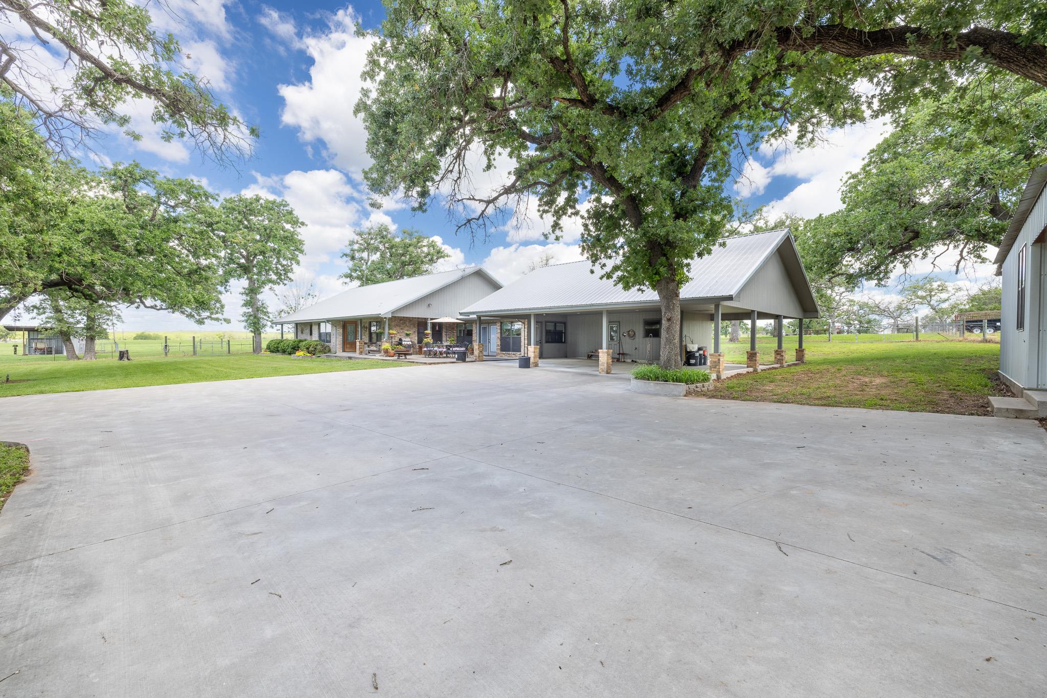 6589 State Highway 304 Harwood TX 78632