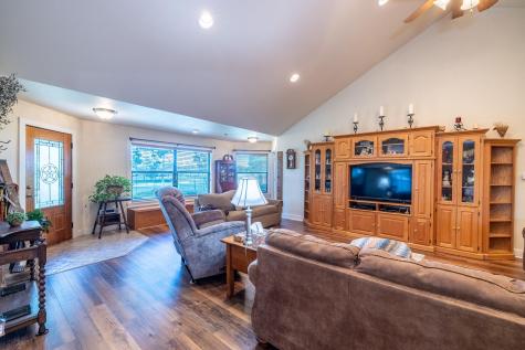 6589 State Highway 304 Harwood TX 78632
