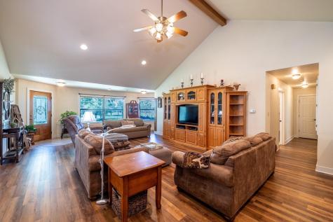 6589 State Highway 304 Harwood TX 78632