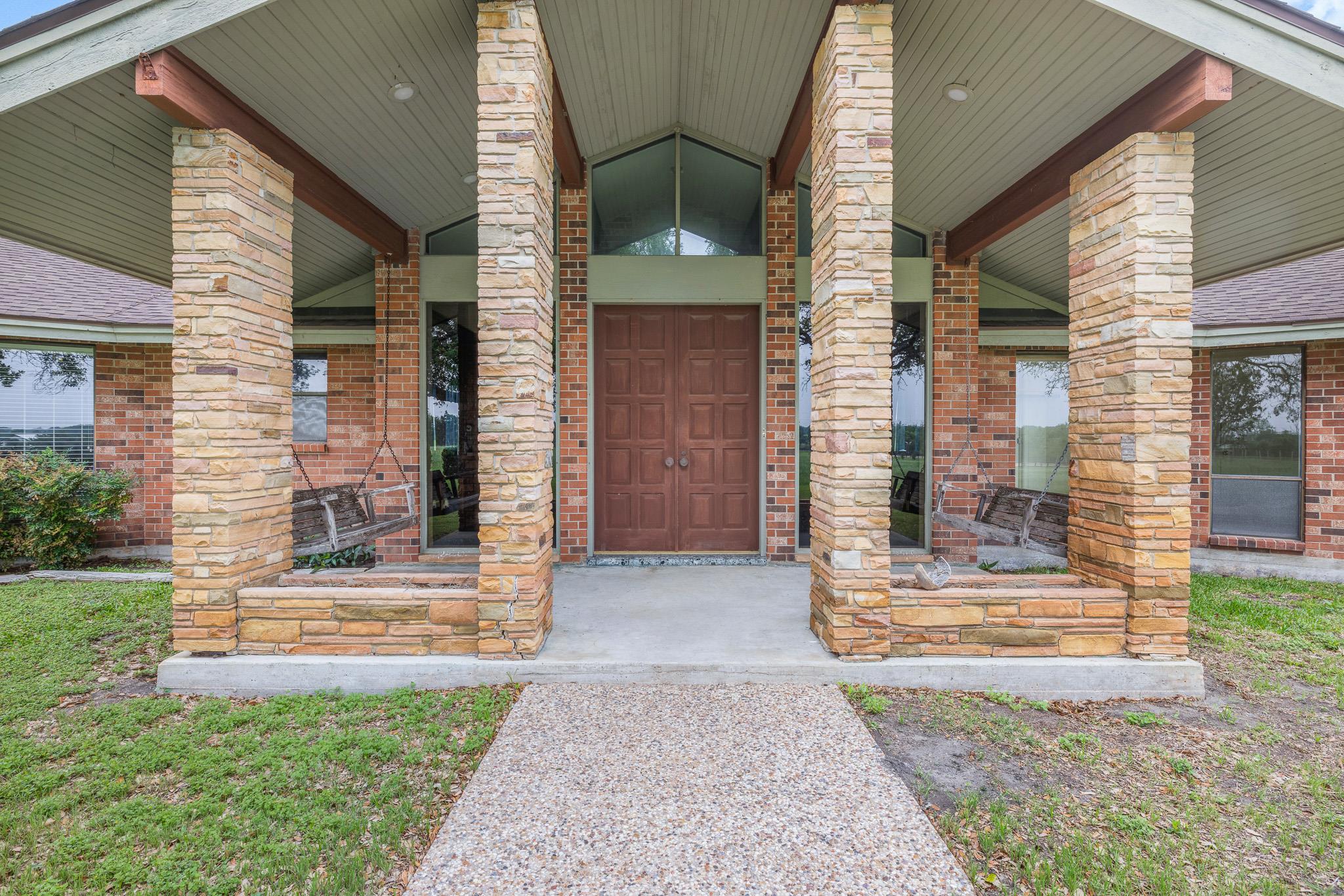 1931 Bruno Road Schulenburg TX 78956